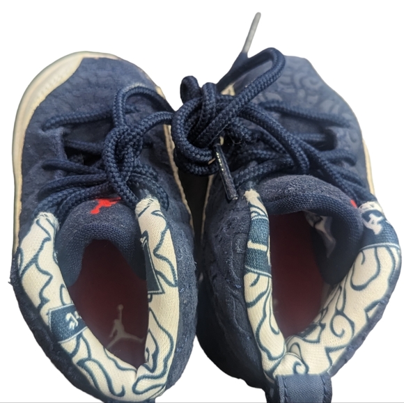 Brand New Baby Jordan's not in box/Size 4 baby - Picture 3 of 5